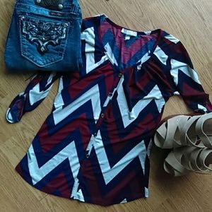 CHEVRON 3/4 SLEEVE TOP