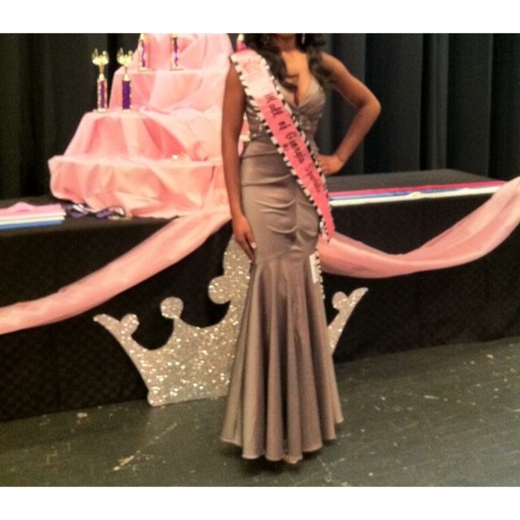 Dillards Dresses - βοΈ Ruched Metallic Floor Length Evening Gown Dillards Dresses - βοΈ Ruched Metallic Floor Length Evening Gown