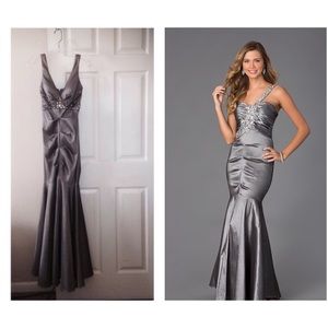Dillards Dresses - ⭐️ Ruched Metallic Floor Length Evening Gown Dillards Dresses - ⭐️ Ruched Metallic Floor Length Evening Gown