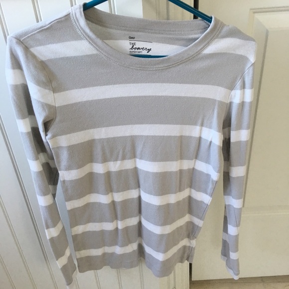 Gap white/cream striped long sleeved t shirt