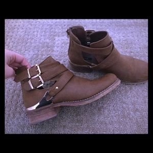 Tan booties !