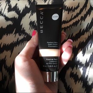 Becca radiant skin foundation - porcelain
