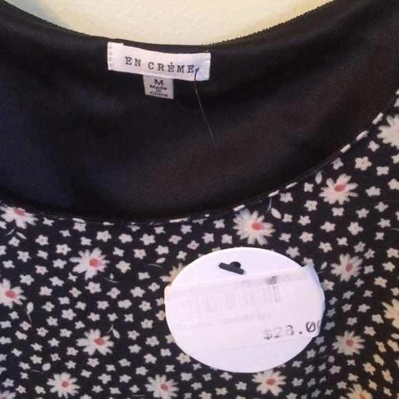 Patterned Crop Top - Picture 2 of 4