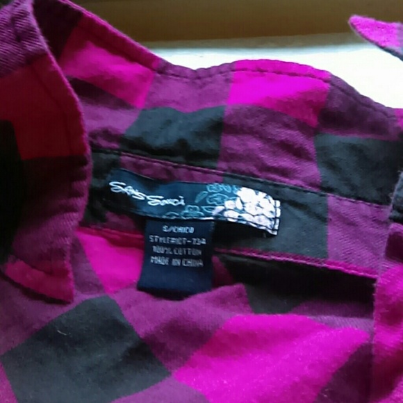 Shirt - Picture 2 of 2