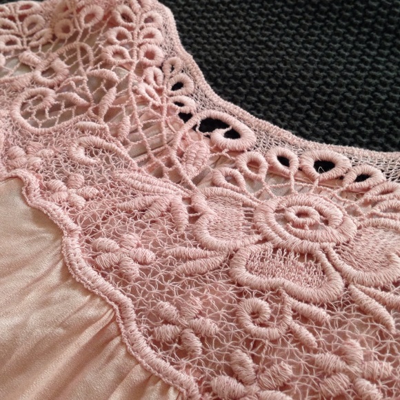 Flowy Blouse - Picture 3 of 3