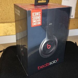 Black Beats solo2 headphones