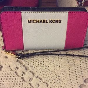 Micheal Kors wallet
