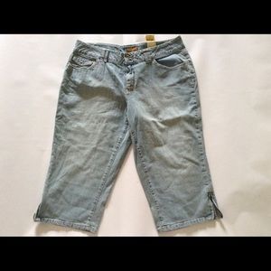 Women's Capri Jeans