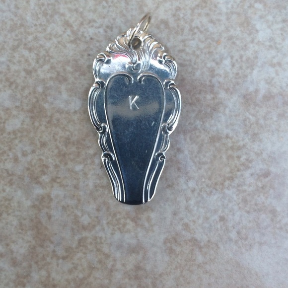 "M" pendant. Spoon style! Silverplate - Picture 2 of 3