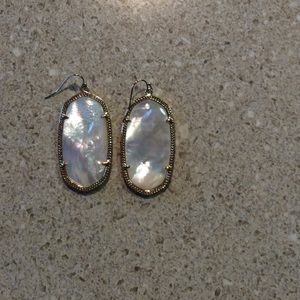 KENDRA SCOTT Danielle statement earrings