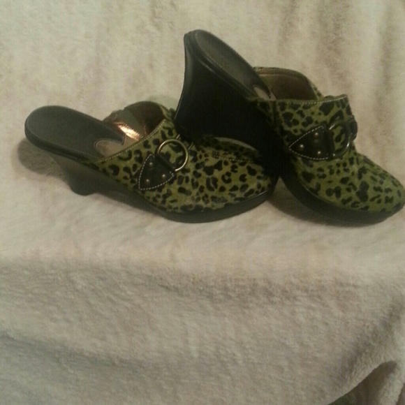 COLE HAAN WEDGE HEELS