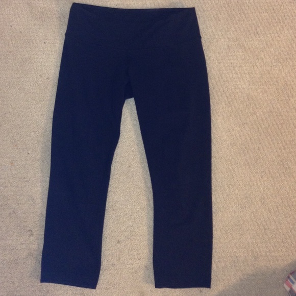 black wunder under crop leggings
