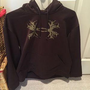 Large under armour sweatshirt