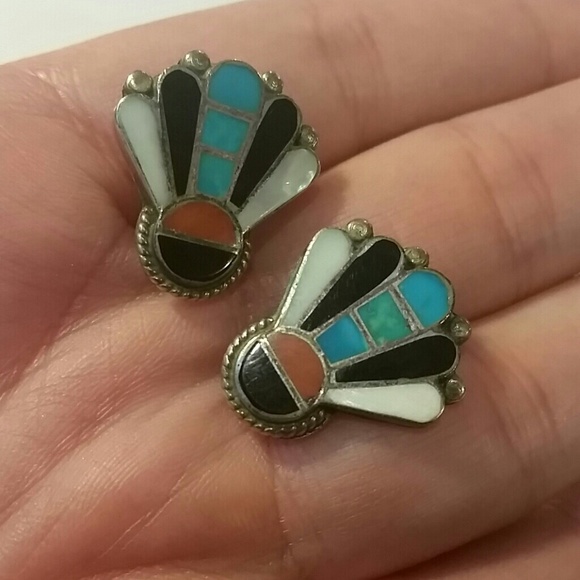 Zuni Jewelry - Beautiful Zuni Bubble Bee Inlaid Earrings