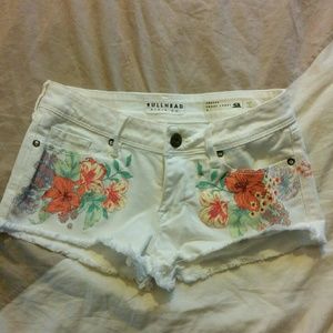 Bullhead White Frayed Short Short Size 1