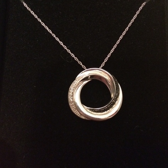 Gordon's Jewelry - ⬇️Gordon's Silver  necklace