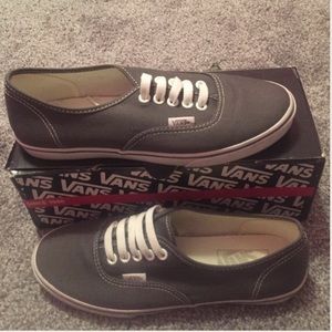womens grey vans size 7