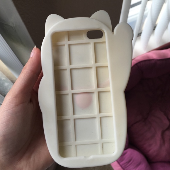 🐋SOLD🐋 Lucky cat iPhone 5 case! - Picture 2 of 3