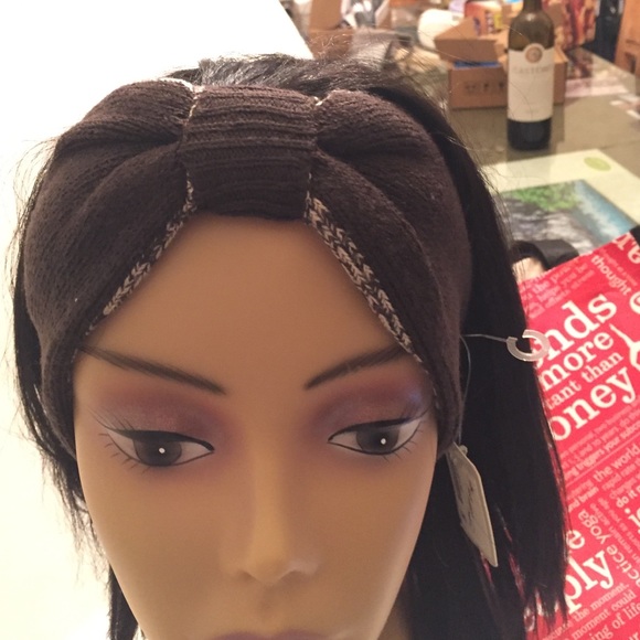 NWT Lululemon Divinity Earwarmer.