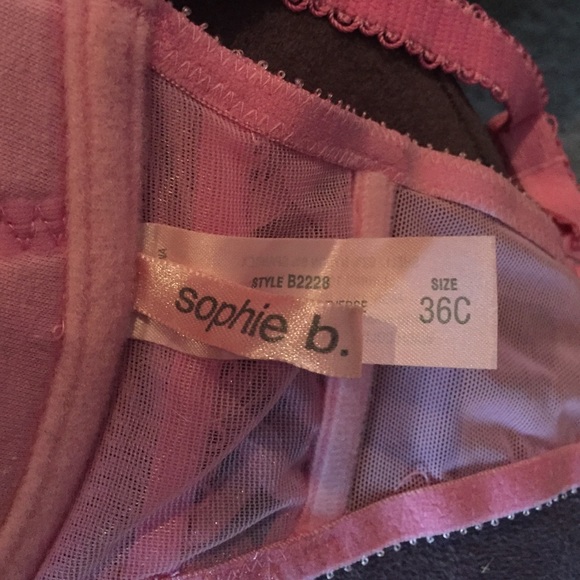 Sexy Lacey Ruffly pink bra - Picture 3 of 3