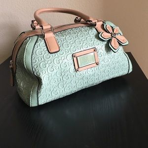 🎀ONE DAY SALE🎀NWOT Guess Handbag