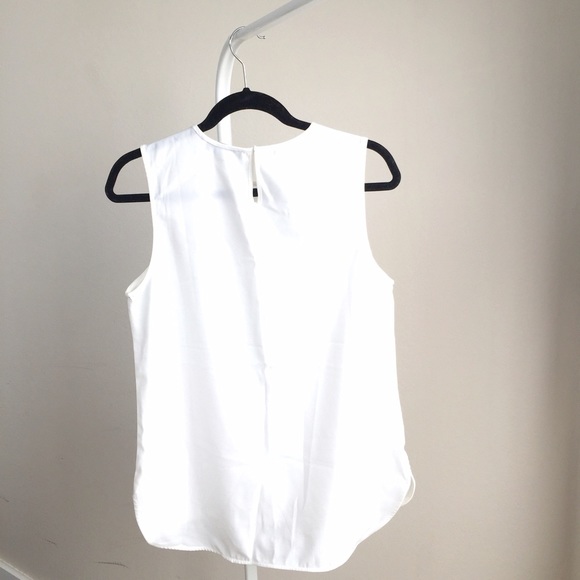 Choies Tops - NEW Choies modern white sleeveless top Choies Tops - NEW Choies modern white sleeveless top