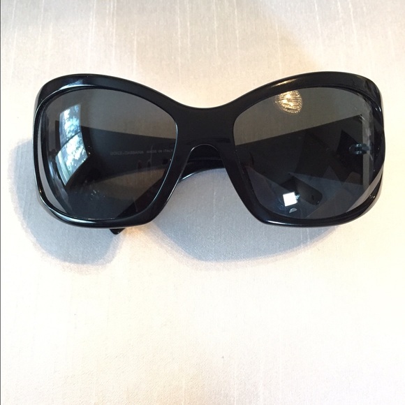 🚫SOLD🚫 Dolce & Gabbana sunglasses - Picture 2 of 3