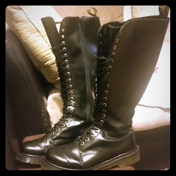 🌟20% Off🌟 Dr. Martens Knee High Boots