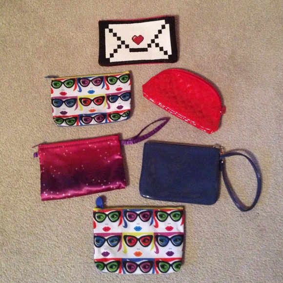Bundle of Makeup Bags - Picture 1 of 4