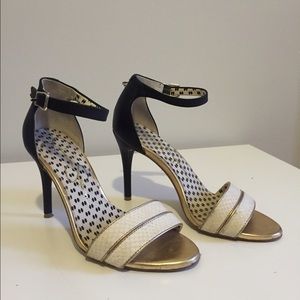 Jessica Simpson heels