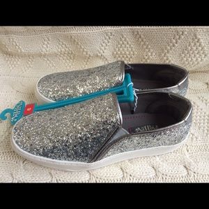 NWT Mad Love women's lane silver slip on shoes