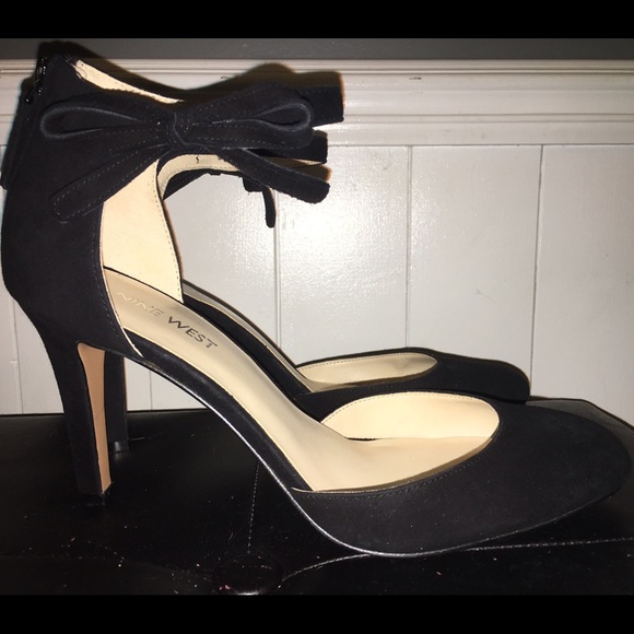 Nine West velvet heels