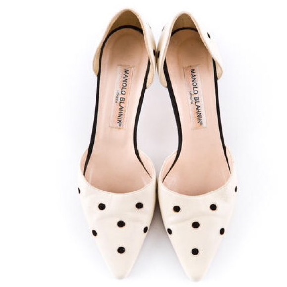 Manolo Blahnik d'Orsay pumps