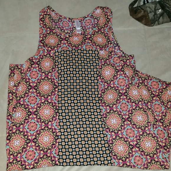 Super cute cut out back dress