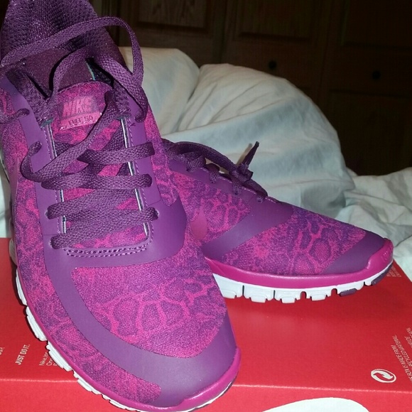 Nike Free 5.0 V4 Mulberry Womens Size 8.5 NWT