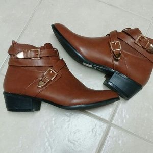 BROWN BOOTIES