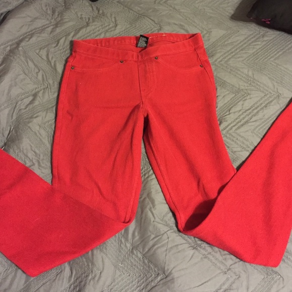 Red jegging/pants