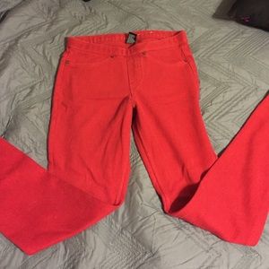 Red jegging/pants