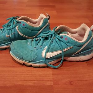 Nike Flex TR blue and white athletic shoes 8.5