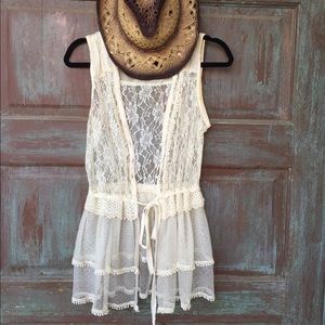 Lace cream wrap & sheer sleeveless blouse. Size M