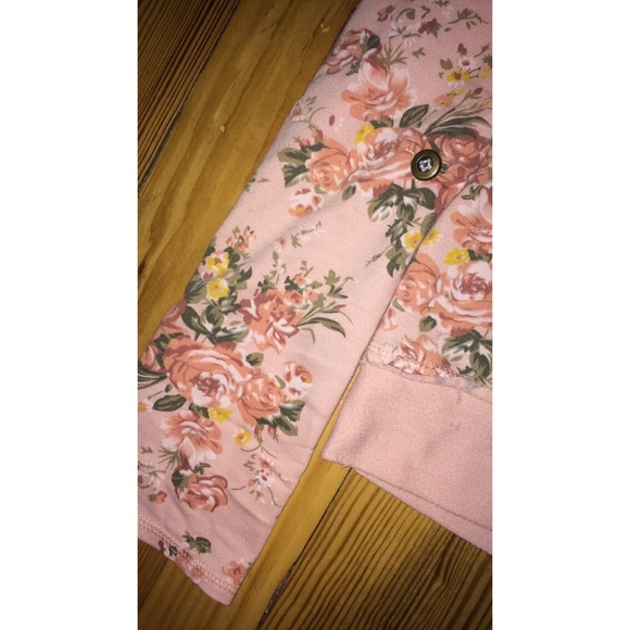 CLOSET CLOSING Floral Pink Crewneck - Picture 3 of 3