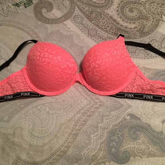 PINK BRA!