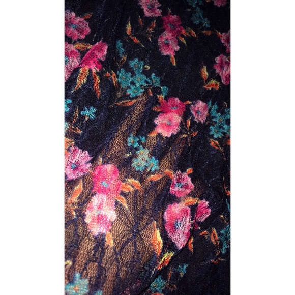 CLOSET CLOSING Navy Floral Long Sleeve - Picture 2 of 3