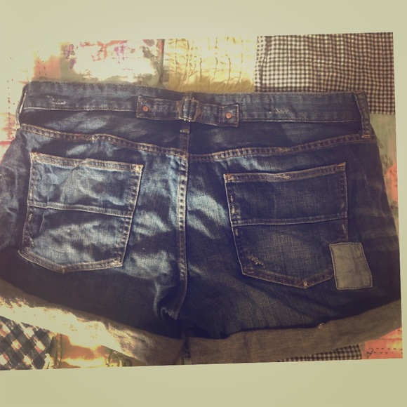 gap shorts - Picture 1 of 3