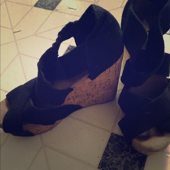 Black strappy wedges