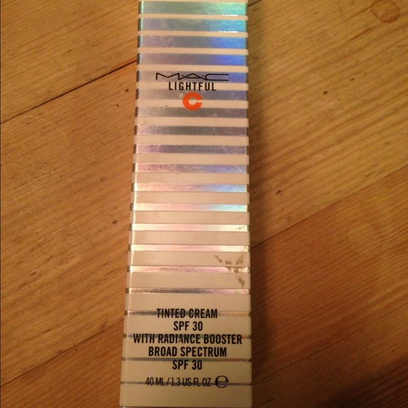 Mac tinted moisturizer