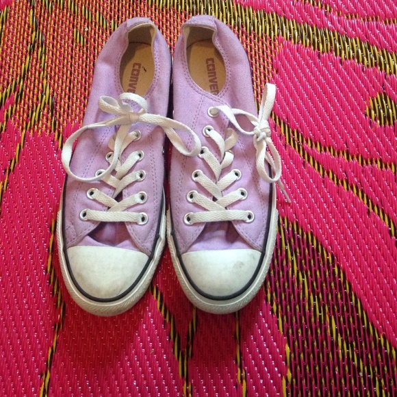 Gently used lilac converse sneakers