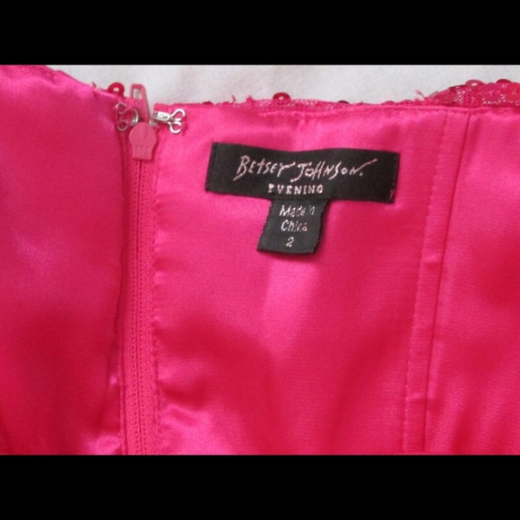 BETSEY JOHNSON NWOT STRAPLESS DRESS - Picture 3 of 3