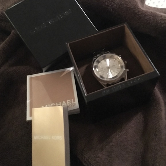 Brand New! Michael Kors women's MK5962 Clarkson - Picture 4 of 4