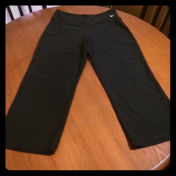 Nike dry fit capris